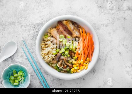 Miso ramen avec ventre de porc (Asie) Banque D'Images