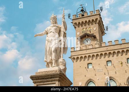 Statua della Libertà au centre historique de Saint-Marin Banque D'Images