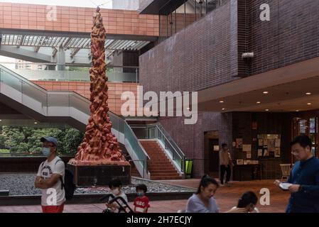 Hong Kong, Chine.21 novembre 2021.Le « pilier de la honte », une sculpture commémorant les victimes de la répression de Tiananmen en Chine en 1989, présentée à l'Université de Hong Kong.Crédit : SOPA Images Limited/Alamy Live News Banque D'Images