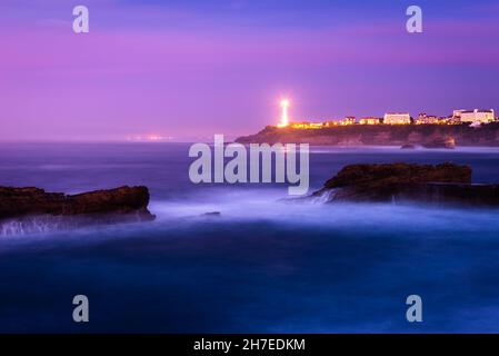 Golfe de Gascogne au crépuscule de Biarritz en France Banque D'Images