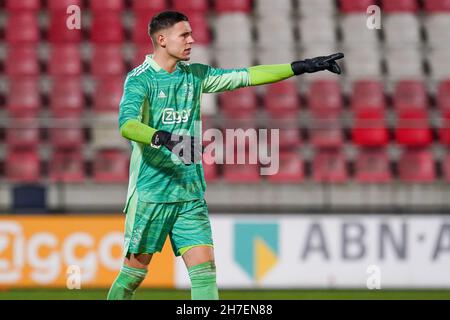 AMSTERDAM, PAYS-BAS - NOVEMBRE 22 : gardien de but Jay Gorter d'Ajax Amsterdam U21 lors du match Keuken Kampioen Divie entre Jong Ajax et Roda JC à de Toekomst le 22 novembre 2021 à Amsterdam, pays-Bas (photo de René Nijhuis/Orange Pictures) Banque D'Images