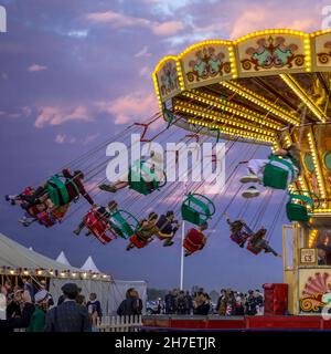 Tour du parc des expositions des chaises volantes, foire d'été, Banque D'Images