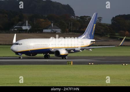 EI-DAS, un Boeing 737-8AS part de l'aéroport international de Prestwick à Ayrshire, en Écosse.L'avion a récemment mis fin à son service avec la compagnie aérienne Budget Ryanair, et est vue sur un vol à l'aéroport de Lasham, où il va subir la conversion d'un avion transportant des passagers en fret. Banque D'Images