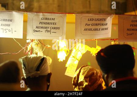 New Delhi, Inde.19 novembre 2021.Marché de Guruparb.(Credit image: © Shikha Arya/Pacific Press via ZUMA Press Wire) Banque D'Images