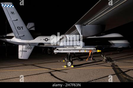 Indian Springs, États-Unis d'Amérique.03 septembre 2020.Un véhicule aérien sans pilote de la US Air Force MQ-9 Reaper, affecté au 556e Escadron d'essais et d'évaluation, armé d'un missile AIM-9X, se trouve sur le bélier de la base aérienne de Creech, le 3 septembre 2020, près de Las Vegas, Nevada.Crédit : SRA Haley Stevens/US Air Force photo/Alay Live News Banque D'Images