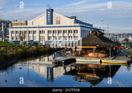 Seattle - 21 novembre 2021; le Musée d'histoire et d'industrie ou MOHI et le Centre pour les bateaux en bois de South Lake Union à Seattle Banque D'Images