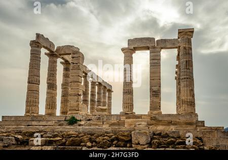 Les ruines du temple de Poséidon, au Cap Sounion, Attique, Grèce. Banque D'Images