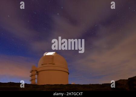 Photographie de nuit à l'observatoire de Calar Alto à Almeria. Banque D'Images