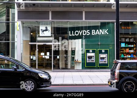Victoria Westminster London England UK, novembre 7 2021, succursale de Lloyds Bank Victoria Street London Banque D'Images