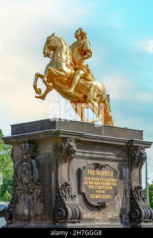 Goldener Reiter, monument au mois d'août le fort, Dresde Neustadt, Saxe, Allemagne Banque D'Images