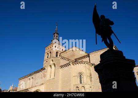 Eglise de San Martín sur la plaza de Medina del Campo à Segovia, Espagne Banque D'Images