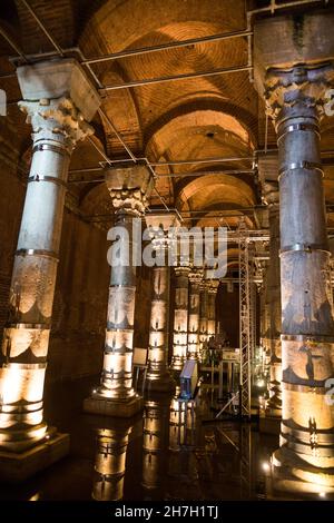 La Citerne de Serefiye (Citerne de Théodosius), une des nombreuses anciennes Citernes de Constantinople qui se trouvent sous la ville d'Istanbul, en Turquie. Banque D'Images