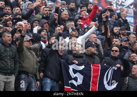 Reggio Emilia, Italie.21 novembre 2021.Cagliari calcio supporters pendant les États-Unis Sassuolo vs Cagliari Calcio, football italien série A match à Reggio Emilia, Italie, novembre 21 2021 crédit: Independent photo Agency/Alamy Live News Banque D'Images