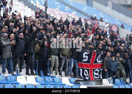 Reggio Emilia, Italie.21 novembre 2021.Cagliari calcio supporters pendant les États-Unis Sassuolo vs Cagliari Calcio, football italien série A match à Reggio Emilia, Italie, novembre 21 2021 crédit: Independent photo Agency/Alamy Live News Banque D'Images