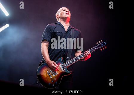 LONDRES, LONDON STADIUM, 23 JUIN 2018 : Pat smead, guitariste du groupe américain Foo Fighters, en direct sur scène pour la tournée mondiale « Concrete and Gold » 2017/2018 Banque D'Images