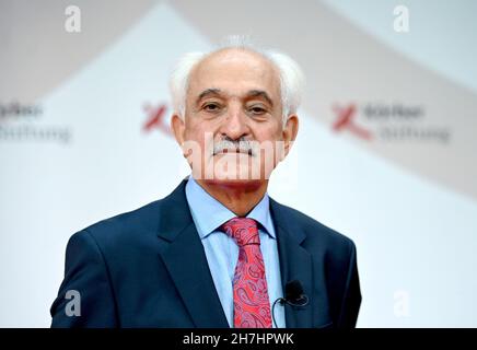 23 novembre 2021, Berlin: Rangin Dadfar Spanta, politologue germano-afghan et ancien ministre des Affaires étrangères de l'Afghanistan.Photo: Britta Pedersen/dpa-Zentralbild/ZB Banque D'Images