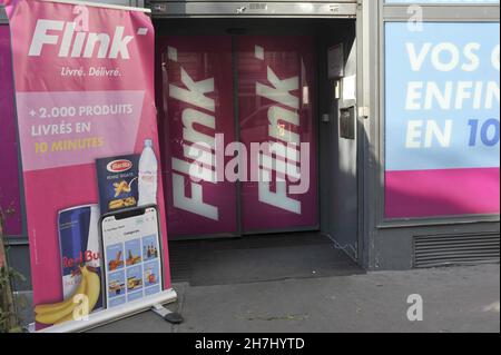 FRANCE.PARIS (75) 12ÈME ARRONDISSEMENT.FLINK ENTREPRISE COMMERCIALE LOCALE.LIVRAISON À DOMICILE À VÉLO ( EN 10 MINUTES ) DE L'ÉPICERIE Banque D'Images