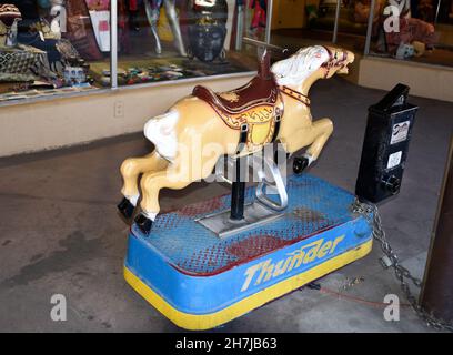 Un cheval mécanique à pièces kidde à Taos, Nouveau-Mexique. Banque D'Images