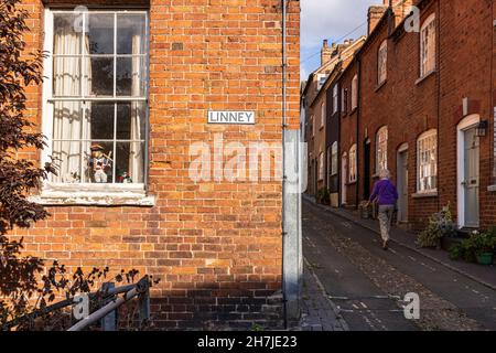 Les rues Linney et Upper Linney avec des maisons en briques rouges à Ludlow, Shropshire, Angleterre, Royaume-Uni Banque D'Images