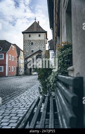 Vue sur la porte de la ville de Rothenberger de la ville médiévale de Seßlach dans le quartier franconien supérieur de Coburg Banque D'Images