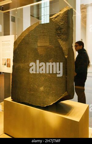 Londres, Royaume-Uni ; 16 mars 2011 : Rosetta Stone, au British Museum. Banque D'Images