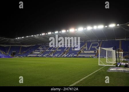 Reading, Royaume-Uni.23 novembre 2021.Vue générale à l'intérieur du stade Select car Leasing avant le match.EFL Skybet Championship Match, Reading v Sheffield Utd au Select car Leasing Stadium à Reading le mardi 23 novembre 2021. Cette image ne peut être utilisée qu'à des fins éditoriales.Utilisation éditoriale uniquement, licence requise pour une utilisation commerciale.Aucune utilisation dans les Paris, les jeux ou les publications d'un seul club/ligue/joueur. photo par Steffan Bowen/Andrew Orchard sports photographie/Alay Live news crédit: Andrew Orchard sports photographie/Alay Live News Banque D'Images