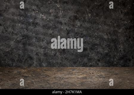Аbstract mur gris ciment et salle de studio, arrière-plan, texture intérieure pour les produits d'affichage ou espace pour le texte.Le sol brun de la chambre est en plastique foncé Banque D'Images