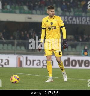 Vérone, Italie.22 novembre 2021.Verona (VR), Italia, 22 novembre 2021, Stadio Marc'Antonio Bentegodi, 13Â° giornata Campionato di calcio Serie A Tim 2021/2022, incontro tra le escadron dell'Hellas Verona e dell'Empoli FC, nella foto: 13 Guglielmo Vicario crédit: Independent photo Agency/Alay Live News Banque D'Images