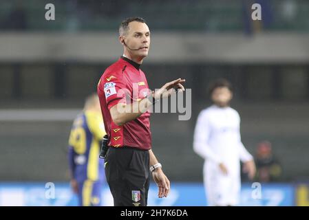 Vérone, Italie.22 novembre 2021.Verona (VR), Italia, 22 novembre 2021, Stadio Marc'Antonio Bentegodi, 13Â° giornata Campionato di calcio Serie A Tim 2021/2022, incontro tra le escadron dell'Hellas Verona e dell'Empoli FC, nella foto: l'Arbitro Gariglio crédit: Independent photo Agency/Alay Live News Banque D'Images