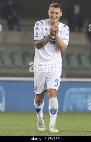 Vérone, Italie.22 novembre 2021.Verona (VR), Italia, 22 novembre 2021, Stadio Marc'Antonio Bentegodi, 13Â° giornata Campionato di calcio Serie A Tim 2021/2022, incontro tra le escadron dell'Hellas Verona e dell'Empoli FC, nella foto: 5 Leo Stulac crédit: Independent photo Agency/Alay Live News Banque D'Images