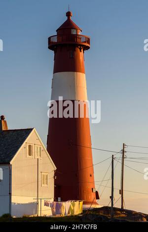Phare de Tranøy sur Hamarøy, Norvège Banque D'Images