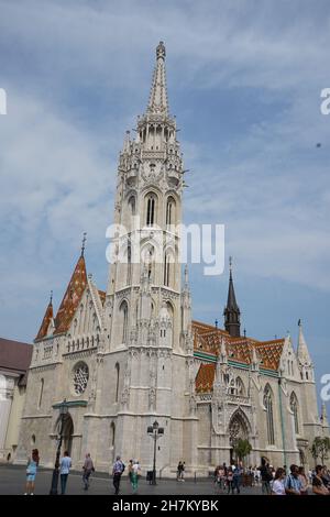 BUDAPEST, HONGRIE - 23 août 2019 : une photo verticale de l'église Matthias à Budapest, Hongrie Banque D'Images