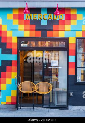 Vue sur la rue d'une porte arrière du restaurant Alimaria Mexicana à Vancouver, C.-B. Canada, à Granville Island, juillet 29,2021.Photo de voyage, sélectiv Banque D'Images