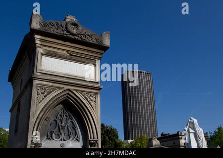 Cimetière du Montparnasse à Paris France Banque D'Images