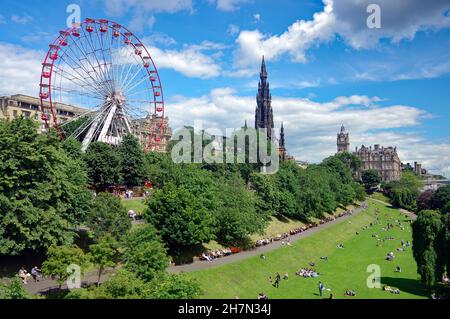 Grande roue, espaces verts, Mémorial Sir Walter Scott, hôtel Balmoral, New Town à Édimbourg, capitale, Écosse Grande-Bretagne Banque D'Images