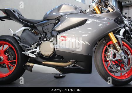 Ducati Panigale 1199 S Senna: Vue de côté .Édition spéciale, en l'honneur du pilote de Formule 1 Ayrton Senna, exclusive au marché brésilien. Banque D'Images