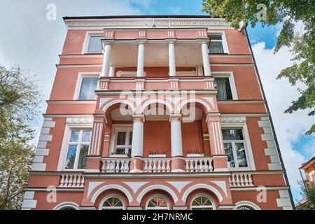 Villa construite de fin 19th siècle dans le style Art Nouveau de brique clinker rouge.Kaliningrad, Russie Banque D'Images