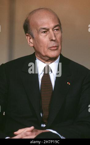 Valéry Giscard d'Estaing sur l'ensemble de l'émission de télévision politique 'l'heure de vérité', présentée par François-Henri de Virieu sur antenne 2.5 mars 1984 Banque D'Images