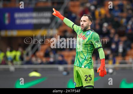 Milan, Italie.21 novembre 2021.Italie, Milan, nov 21 2021: David Ospina (gardien de but de Naples) donne des conseils aux coéquipiers dans la première moitié pendant le match de football FC INTER vs NAPOLI, Serie A 2021-2022 jour13, stade San Siro (Credit image: © Fabrizio Andrea Bertani/Pacific Press via ZUMA Press Wire) Banque D'Images