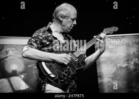 Pete Oxley du projet de guitare Oxley-Meier, Scarborough Jazz Festival 2021, Royaume-Uni Banque D'Images