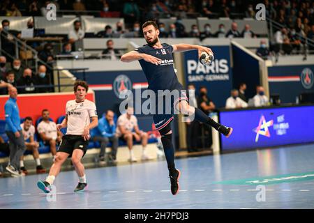 Nedim Remili du PSG lors de la Ligue des champions de l'EHF, match de Handball de la phase du Groupe entre Paris Saint-Germain et le FC Porto le 18 novembre 2021 à Pierr Banque D'Images