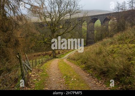 20.11.21 Dent, Cumbria, UKDent Head Viaduct est un viaduc ferroviaire sur la ligne Settle–Carlisle à Dentdale, Cumbria, Angleterre.C'est la deuxième via majeure Banque D'Images