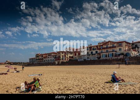 Plage Sud dans la ville de Soorts-Hossegor, les Landes.Sud-Ouest de la France.Une plage très populaire auprès des surfeurs parce que les grandes vagues. Banque D'Images