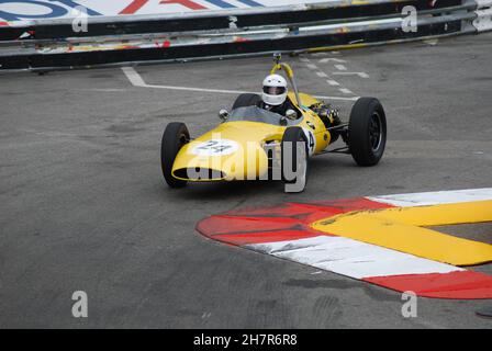 #24 1961 1500 F1 Emeryson aux couleurs de l'équipe Belge et conduit par Brian Ashby 8th Monaco course historique Mai 2012. Banque D'Images