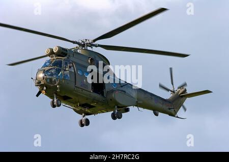 Yeovilton, Somerset, Royaume-Uni - juillet 6 2007 : un hélicoptère SA330 Puma HC1 de la RAF Westland, XW223, photographié lors de la Journée aérienne de Yeovilton de 2007 Banque D'Images