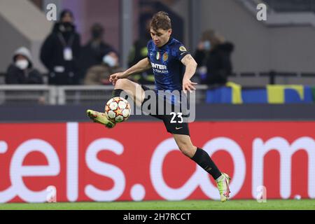 Milan, Italie.24 novembre 2021.Nicolo Barella (FC Internazionale) en action pendant Inter - FC Internazionale vs Shakhtar Donetsk, UEFA Champions League football match à Milan, Italie, novembre 24 2021 crédit: Independent photo Agency/Alay Live News Banque D'Images