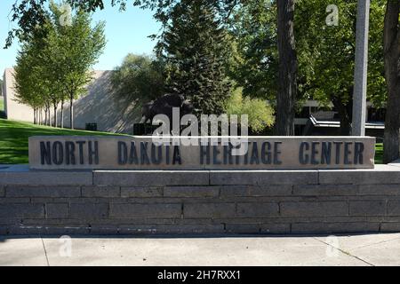 BISMARCK, DAKOTA DU NORD - 2 octobre 2021 : panneau du Centre du patrimoine du Dakota du Nord. Banque D'Images