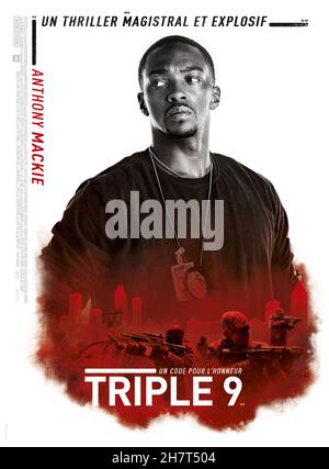 DATE DE SORTIE: 26 février 2016 TITRE: Triple 9 STUDIO: Open Road films RÉALISATEUR: John Hillcoat COMPLOT: Une bande de criminels et de flics corrompus planifient le meurtre d'un policier afin de retirer leur plus grand heist encore de l'autre côté de la ville, VEDETTE: Casey Affleck, Chiwetel Ejiofor, Anthony Mackie.(Image de crédit : © Open Road films/Entertainment Pictures) Banque D'Images