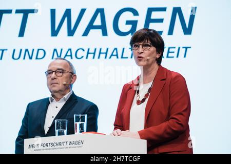 Berlin, Berlin, Allemagne.24 novembre 2021.Les partis allemands arrivent à un accord pour former un gouvernement de coalition à Berlin (Credit image: © Ralph Pache/PRESSCOV via ZUMA Press Wire) Credit: ZUMA Press, Inc./Alamy Live News Banque D'Images