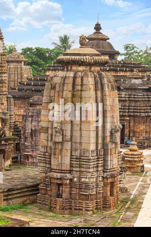 Temples du complexe de temples Lingaraja, Bhubaneswar, Odisha, Inde.Le Temple Lingaraja du XIe siècle est le plus grand et le plus important de Bhubaneswar. Banque D'Images